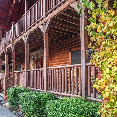 Family Ties Lodge Gatlinburg Exterior photo